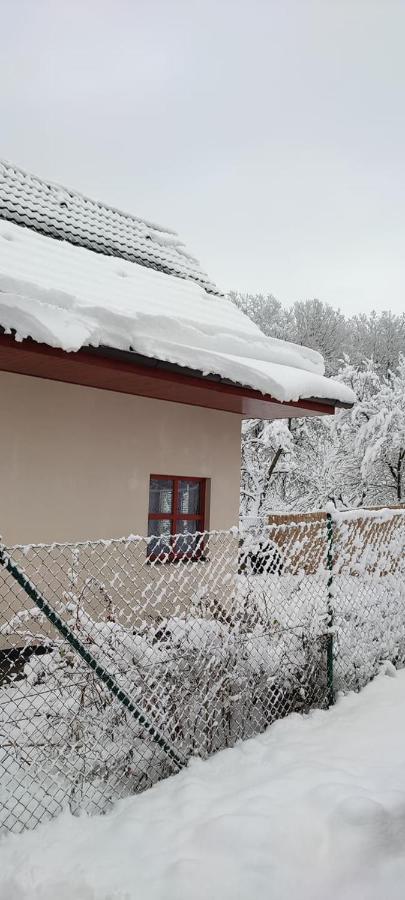 Chata Nad Lazenskym Udolim Luhačovice エクステリア 写真